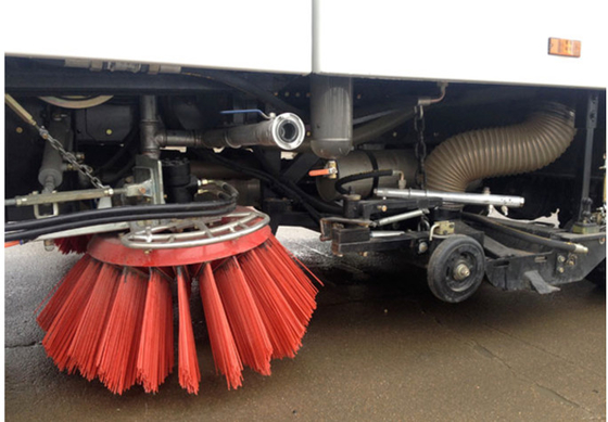 DONGFENG الشاسيه الجاف شاحنة كنس الشوارع Eur V Emission