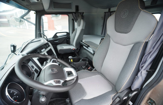 شكل قيادة 6 × 4 شاحنات Cng شديدة التحمل 470hp Euro V مستوى Emssioni