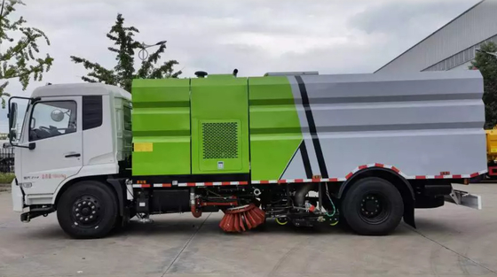 169kw 230hp 12CBM Road Sweeper Truck نوع الديزل لمكان الألغام