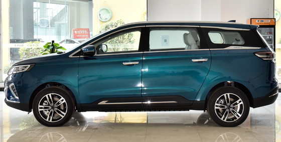 تستخدم عائلة Dayun Yuanzhi Electric Car Mpv مساحة كبيرة وبطارية بطول 450 كم