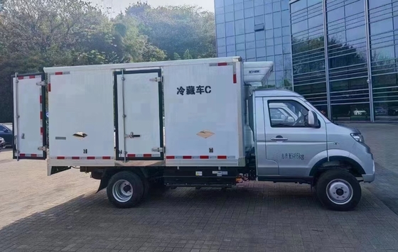 شاحنة كهربائية صغيرة مبردة 1.5T تحميل شاحنة الفريزر لتسليم الأغذية الطازجة