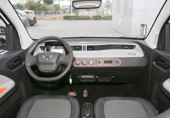 السيارات الكهربائية HONGGUANG Mini SUV 120 ~ 170KM مجموعة قيادة سيارات Wuling mini ev
